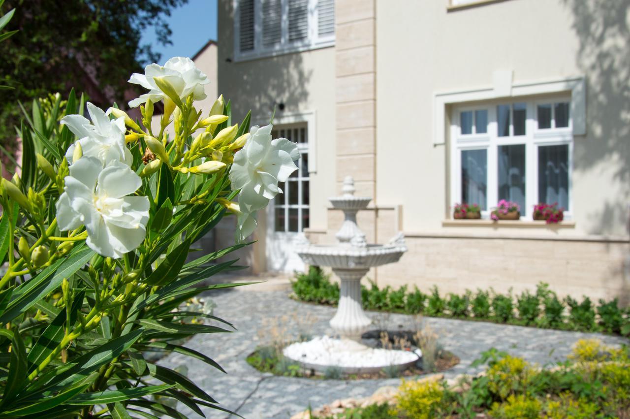 Villa Fontana Balatonfured Exterior photo
